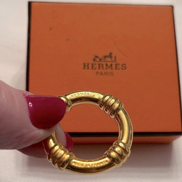 HERMÈS Bouet Gold Plated Women's Scarf Ring Like New (box not included) - Picture 3 of 10